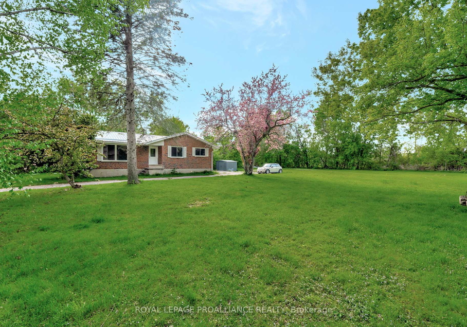 709-old-highway-2-highway-quinte-west-ontario-x12164789