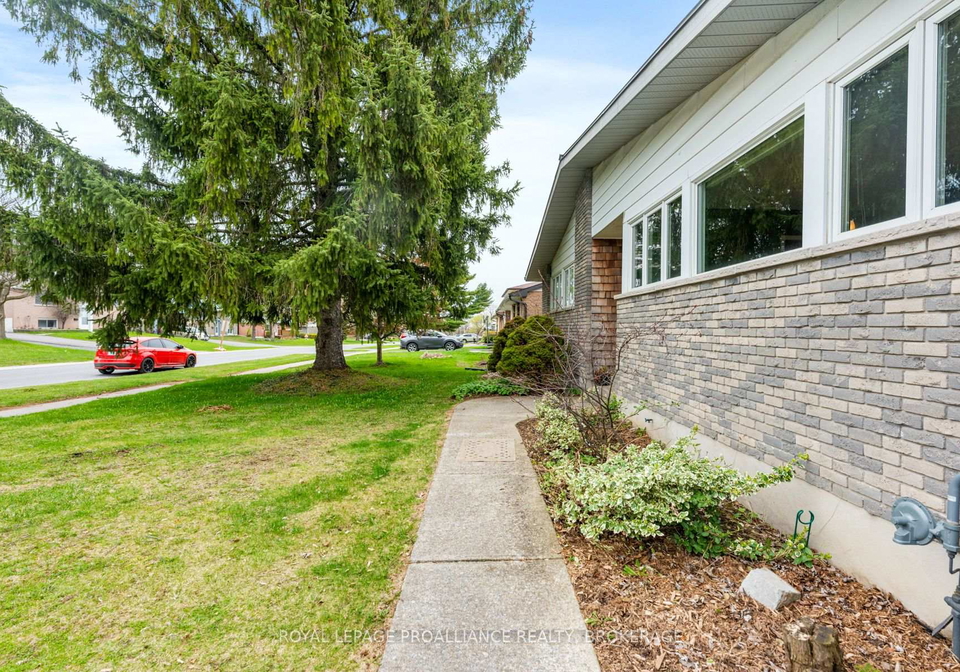 1071-lincoln-drive-kingston-ontario-x12165341