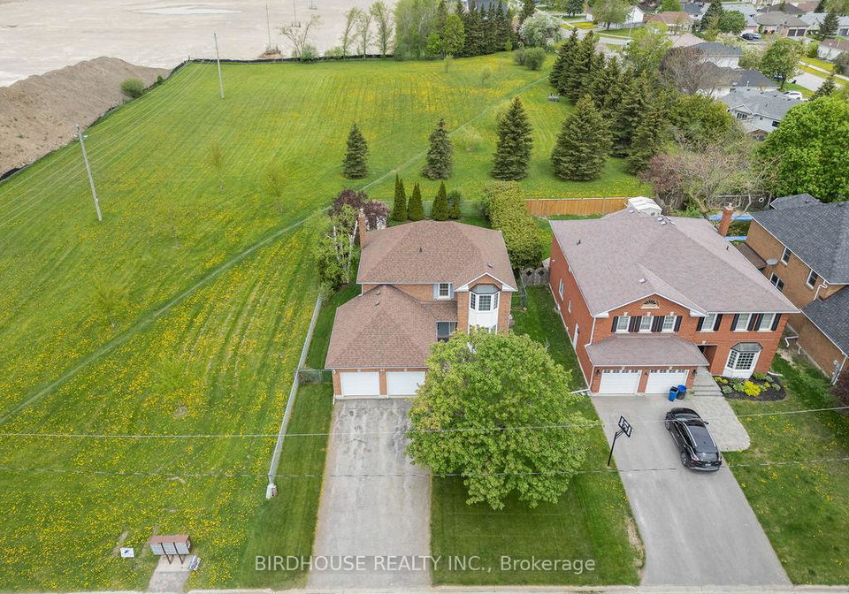 42-walker-street-kawartha-lakes-ontario-x12165948