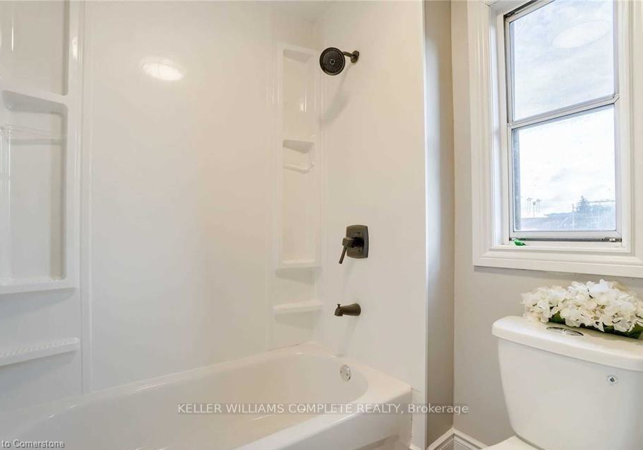 3lloyd-street-hamilton-ontario-x12165962