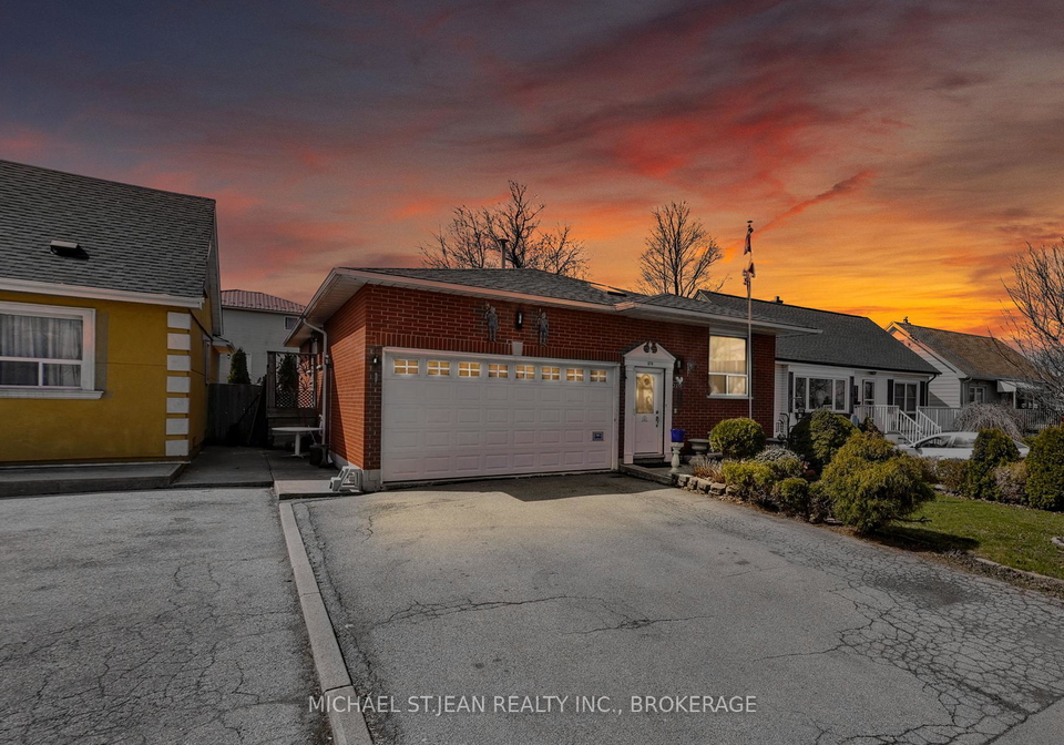 576-stone-church-road-e-hamilton-ontario-x12167121