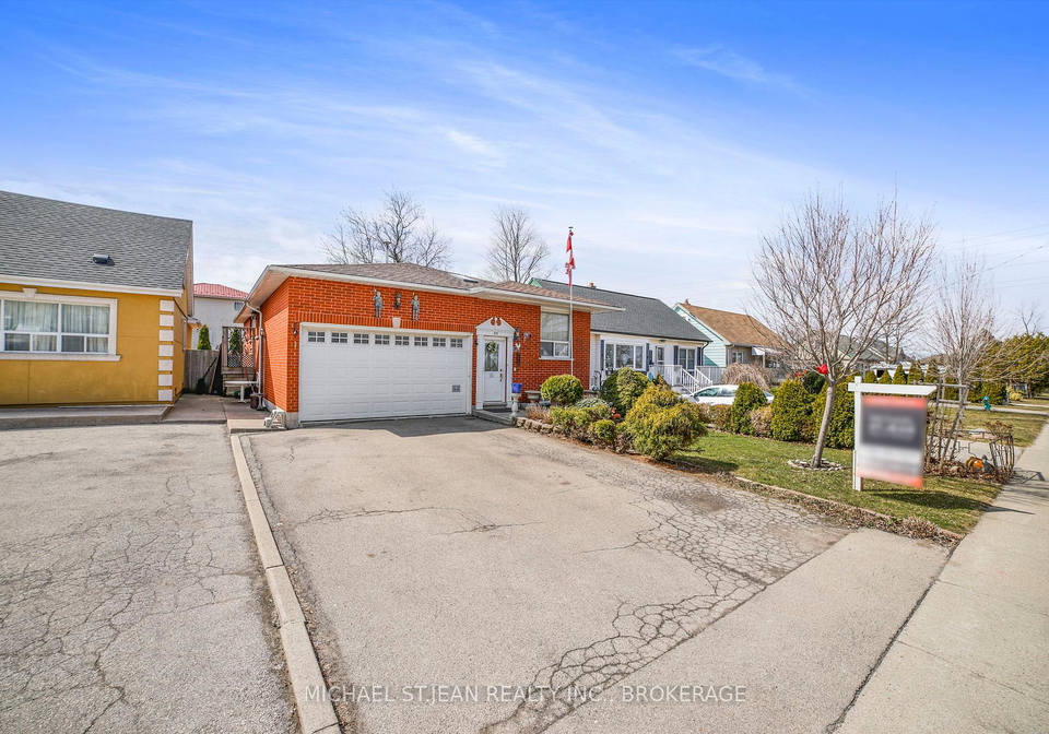 576-stone-church-road-e-hamilton-ontario-x12167121