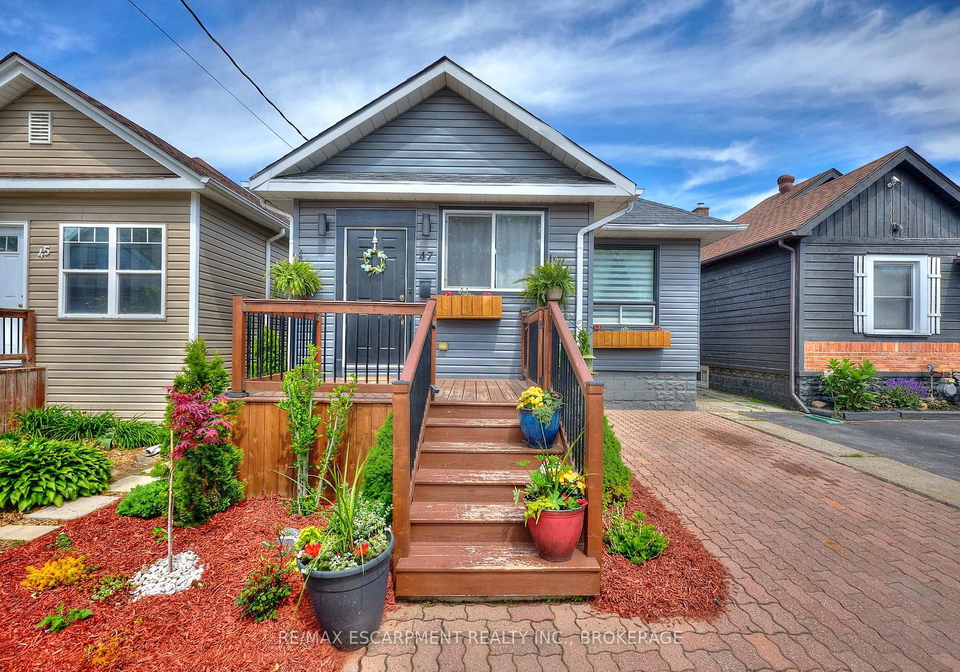 47-lowell-avenue-st-catharines-ontario-x12167502