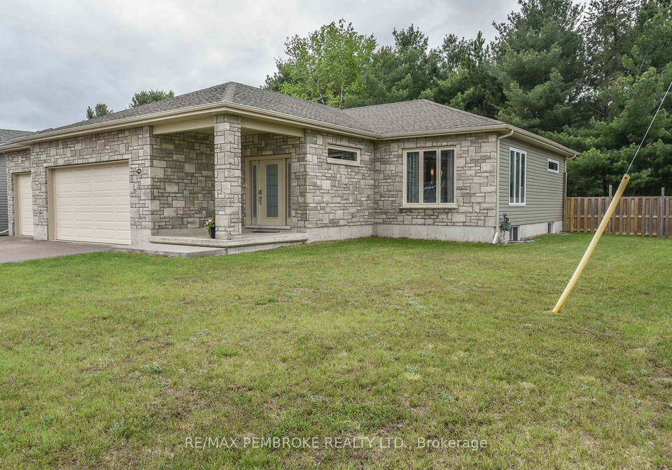 2-marquis-drive-petawawa-ontario-x12167608