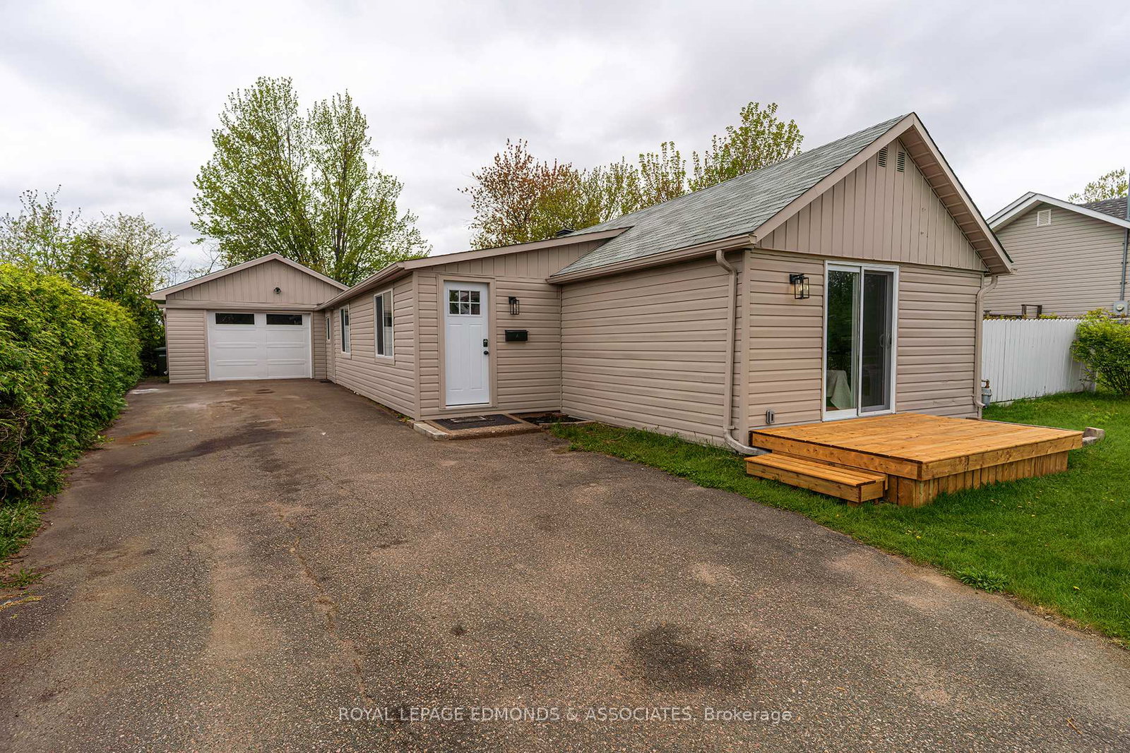 3-ethel-street-petawawa-ontario-x12168262