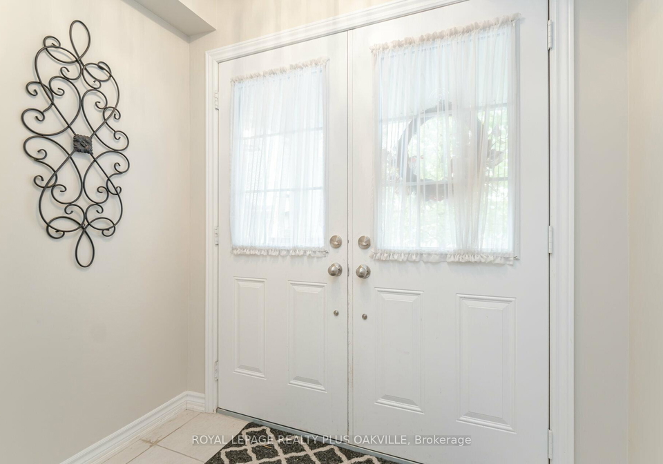 9-dorchester-terrace-hamilton-ontario-x12168909
