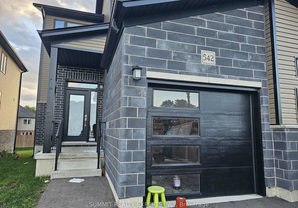 542-fairway-road-woodstock-ontario-x12169213