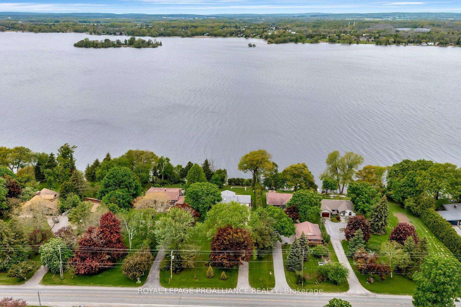 1826-county-road-3-prince-edward-county-ontario-x12169237