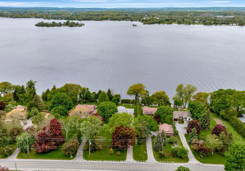 1826-county-road-3-prince-edward-county-ontario-x12169237