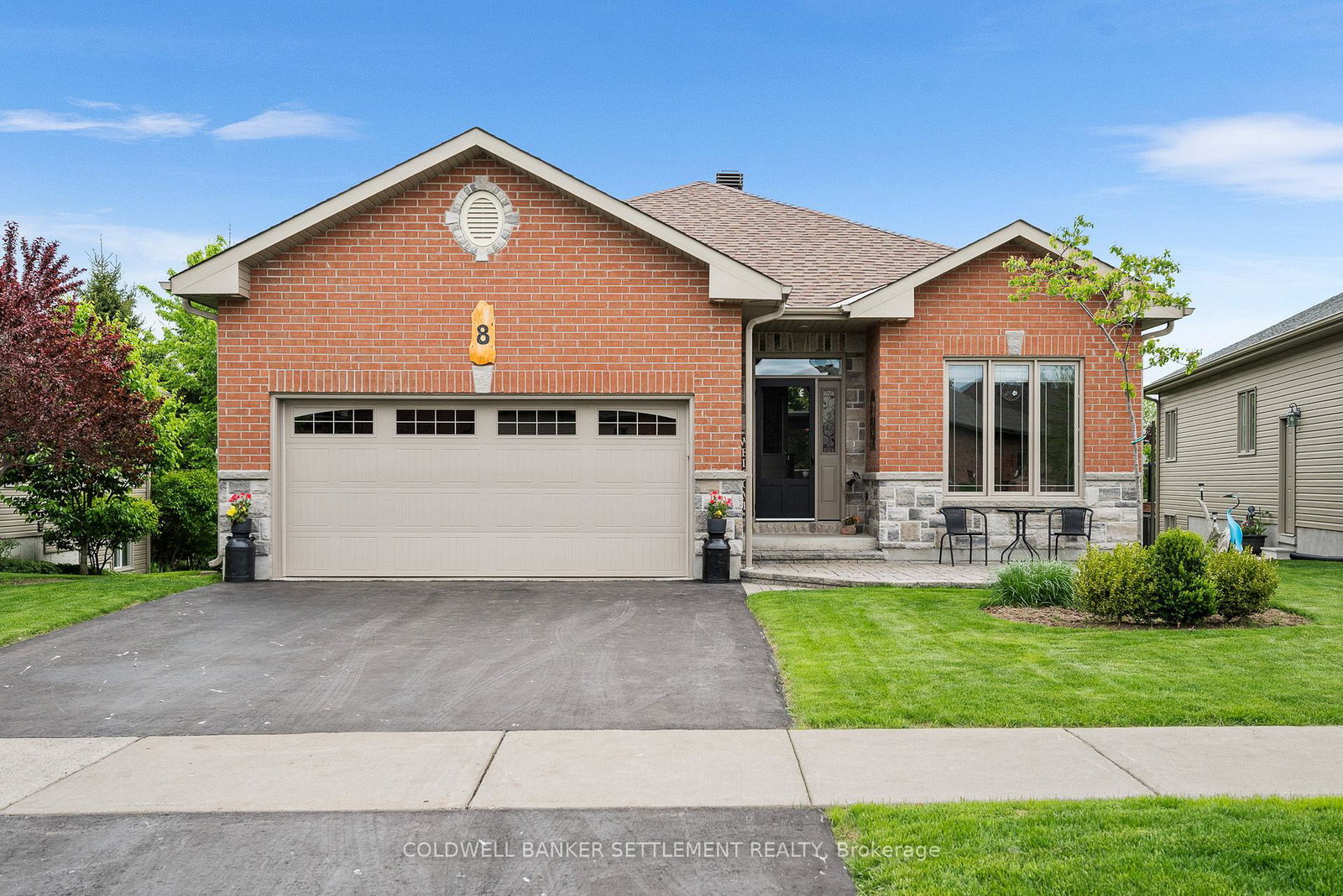 8-senators-gate-drive-perth-ontario-x12169255