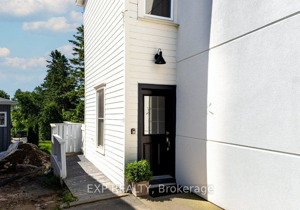 297-main-street-prince-edward-county-ontario-x12169585