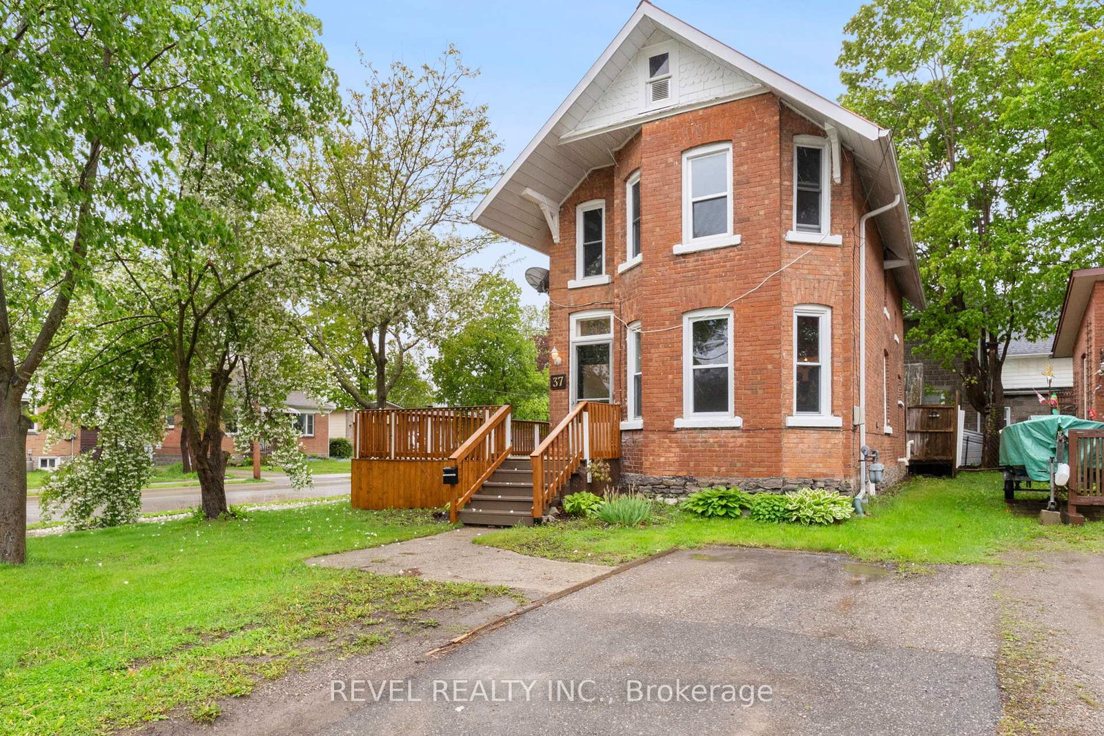 37-st-lawrence-street-kawartha-lakes-ontario-x12169659