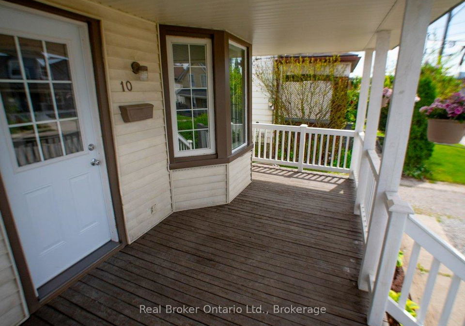10-albemarle-street-hamilton-ontario-x12169724