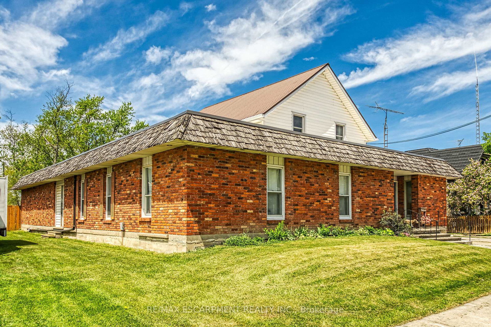 17-erie-avenue-n-haldimand-ontario-x12170032