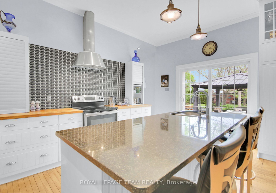 1242-donald-b-munro-drive-ottawa-ontario-x12170053