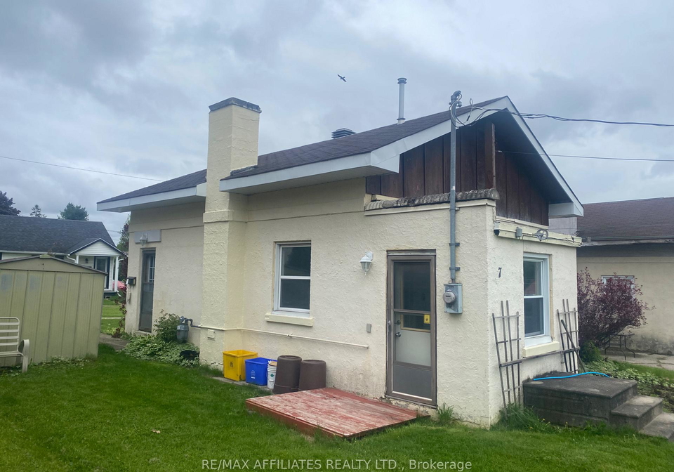 7-mckenzie-avenue-smiths-falls-ontario-x12170177