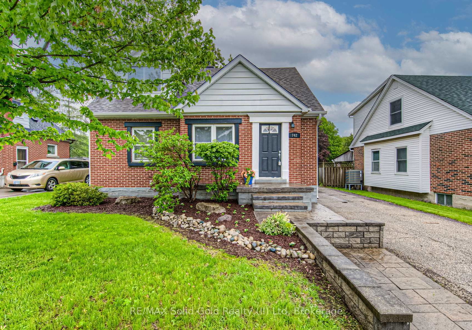 742-elizabeth-street-kitchener-ontario-x12170428