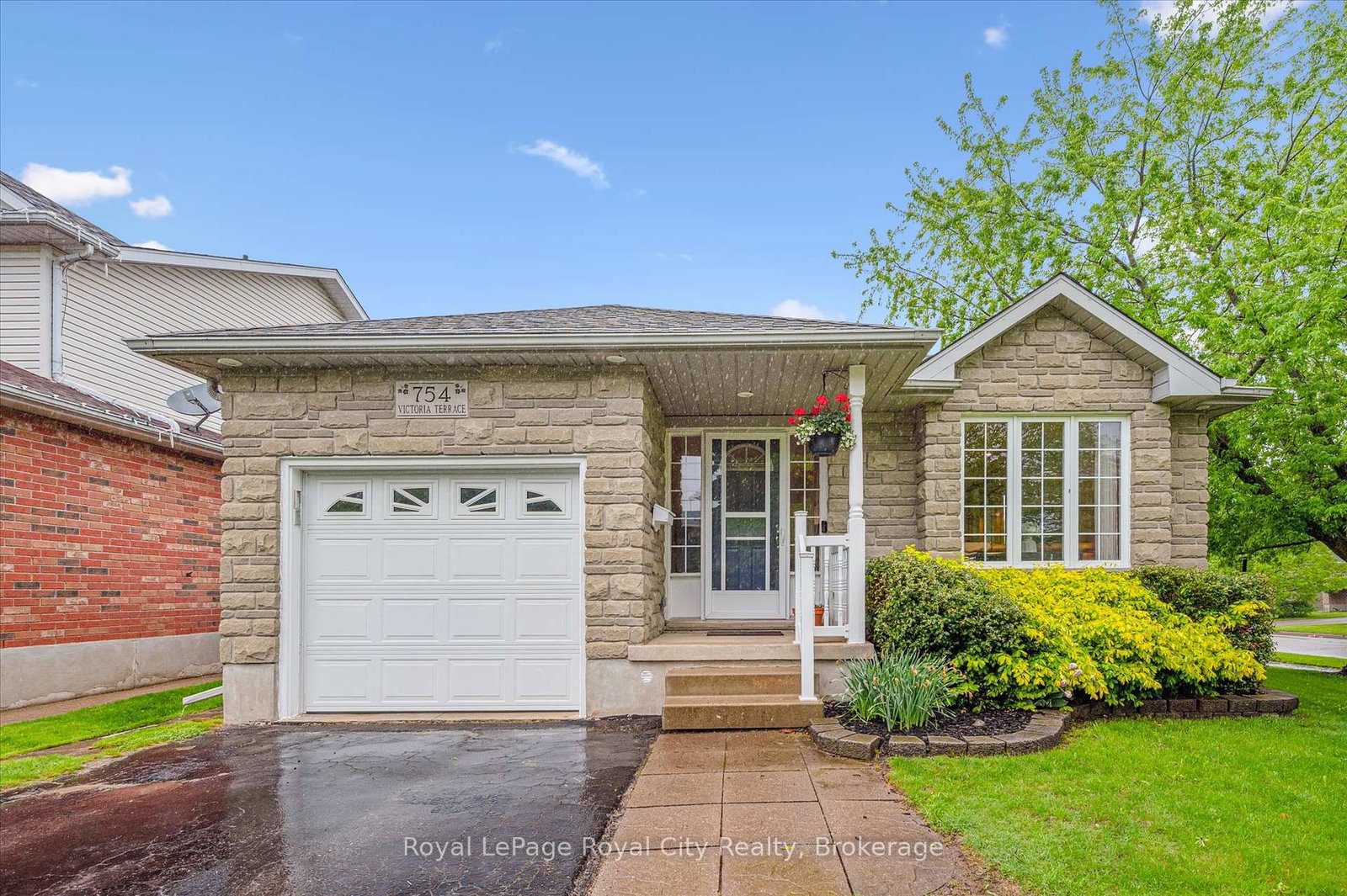 754-victoria-terrace-centre-wellington-ontario-x12170475