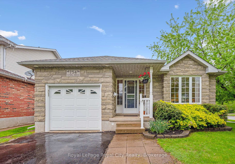 754-victoria-terrace-centre-wellington-ontario-x12170475
