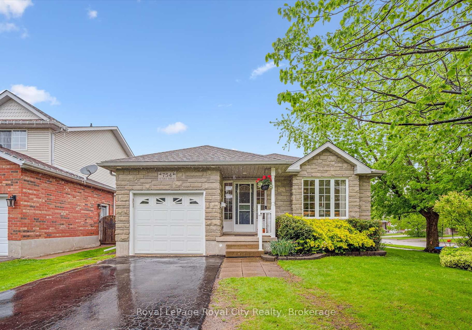 754-victoria-terrace-centre-wellington-ontario-x12170475