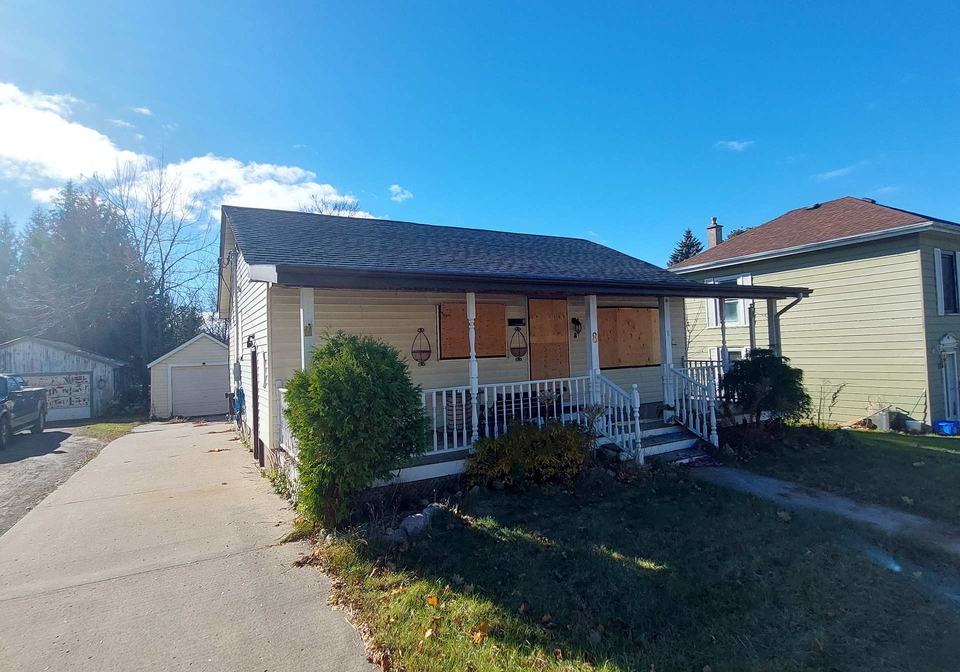8-albert-street-prince-edward-county-ontario-x12170845