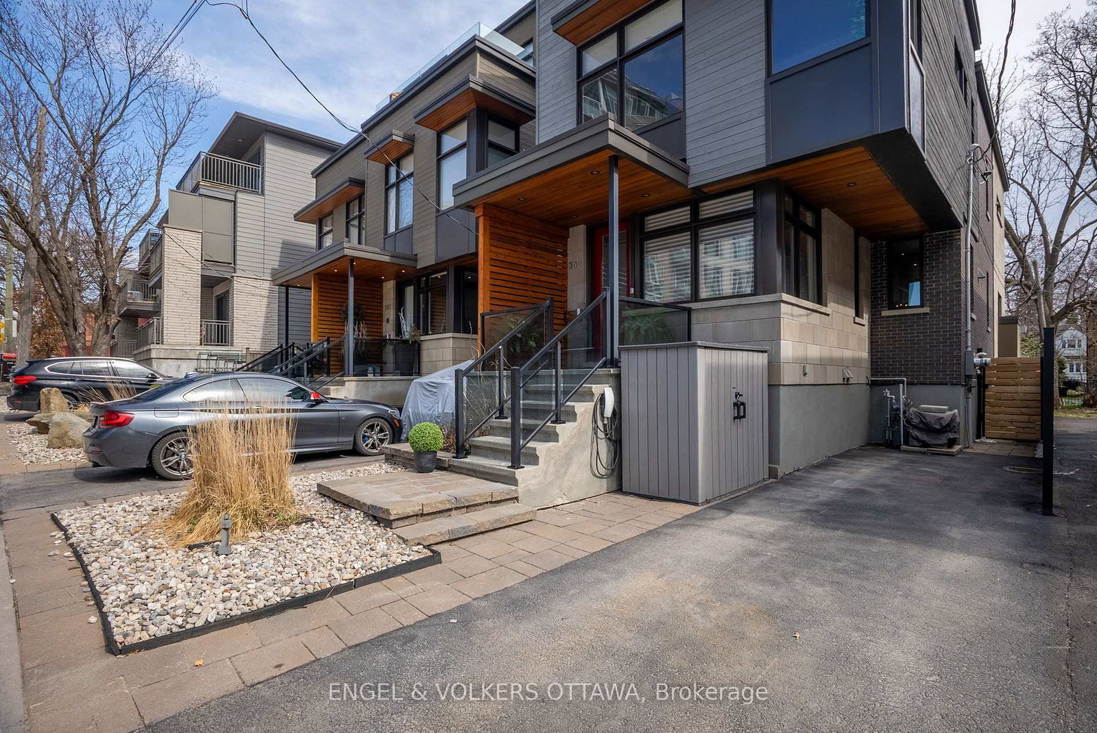 582-byron-avenue-ottawa-ontario-x12170885