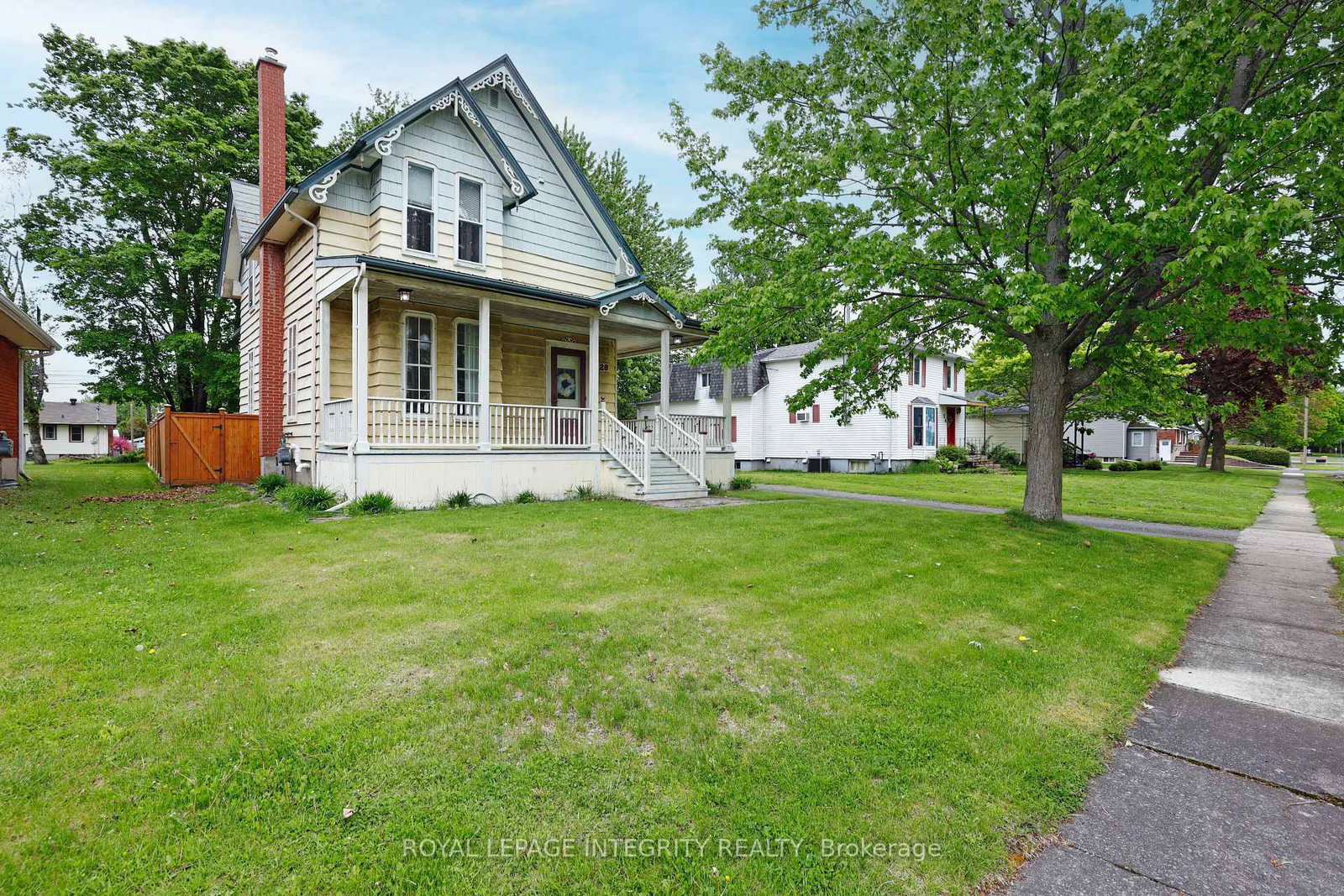 28-bethune-avenue-south-stormont-ontario-x12171110
