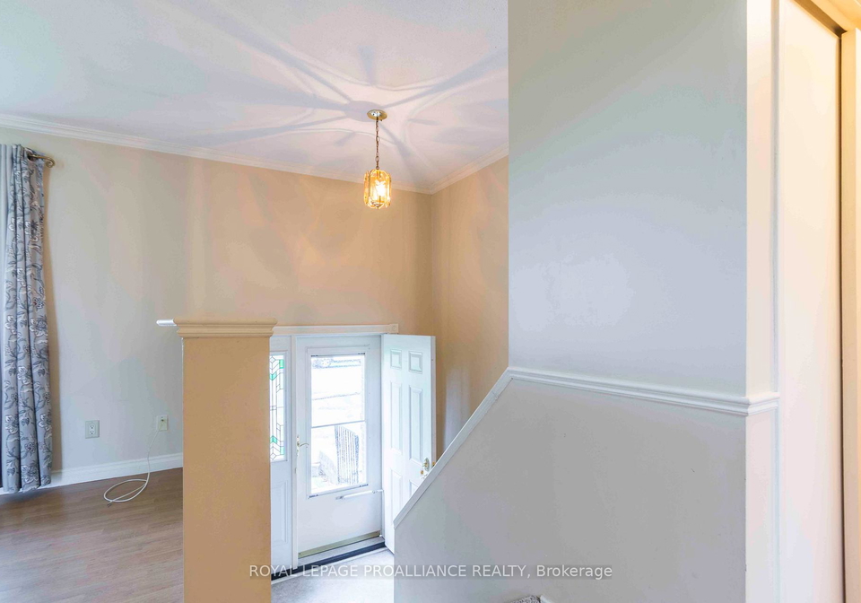 12-highside-road-quinte-west-ontario-x12171239