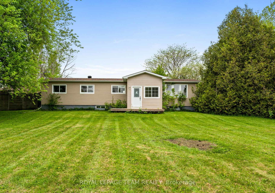2176-development-road-north-dundas-ontario-x12171893