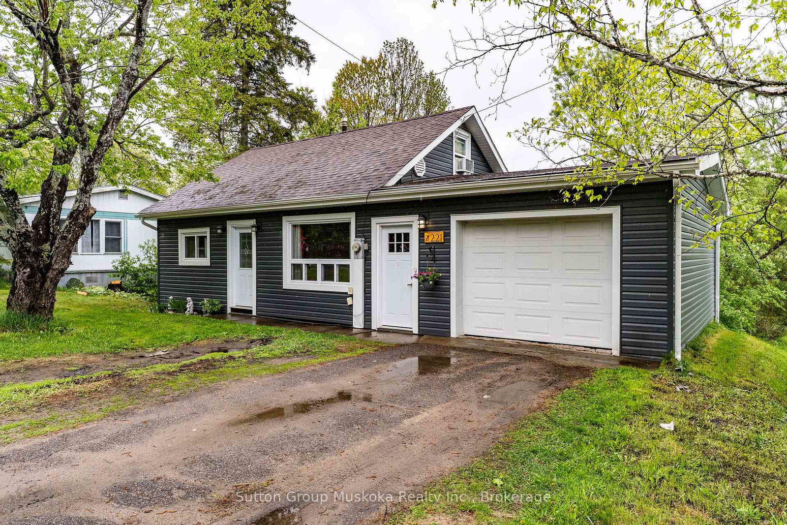 221-yonge-street-s-burks-falls-ontario-x12172036