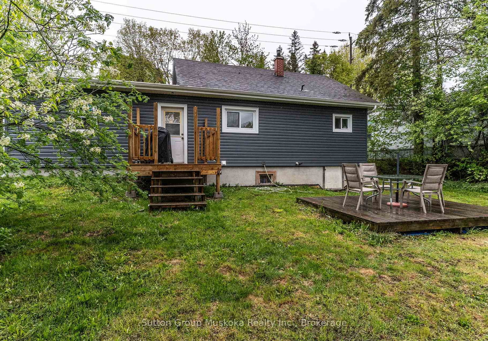 221-yonge-street-s-burks-falls-ontario-x12172036