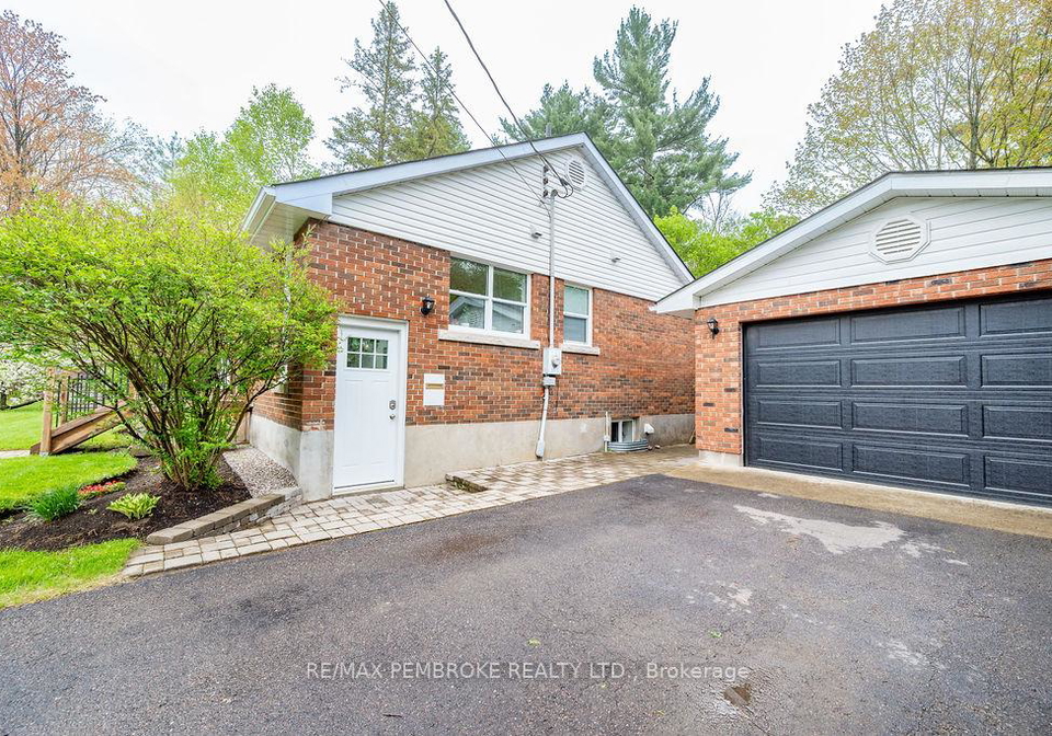 6-white-street-petawawa-ontario-x12172192