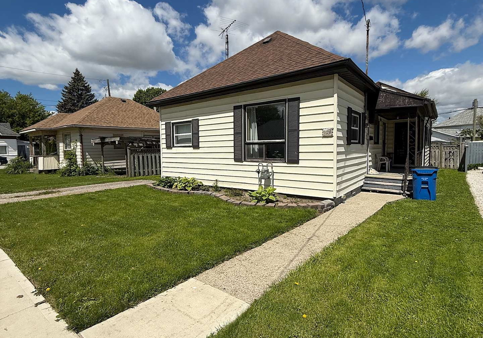 120-blake-street-chatham-kent-ontario-x12172304