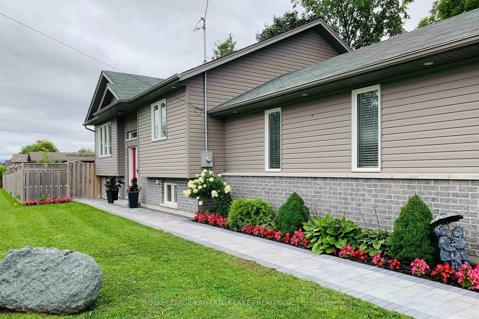 15-durham-street-e-kawartha-lakes-ontario-x12172498