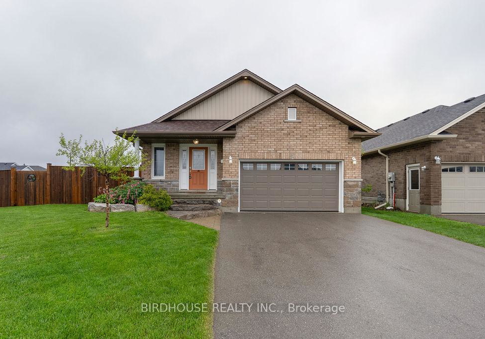 10-newton-avenue-kawartha-lakes-ontario-x12172528