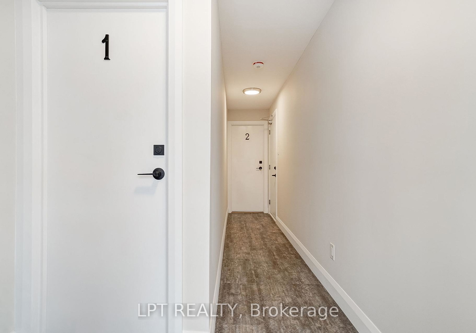 383-brant-street-ottawa-ontario-x12173169