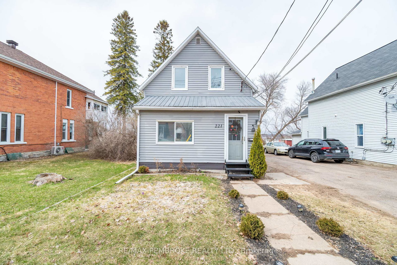 221-renfrew-street-n-pembroke-ontario-x12173516