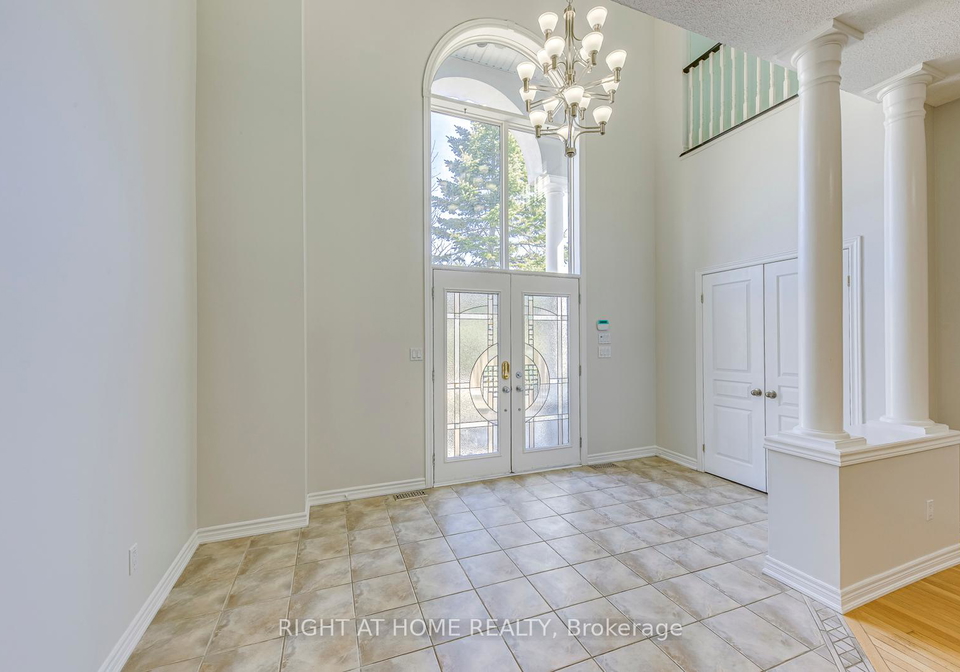 8-hackamore-court-hamilton-ontario-x12174052