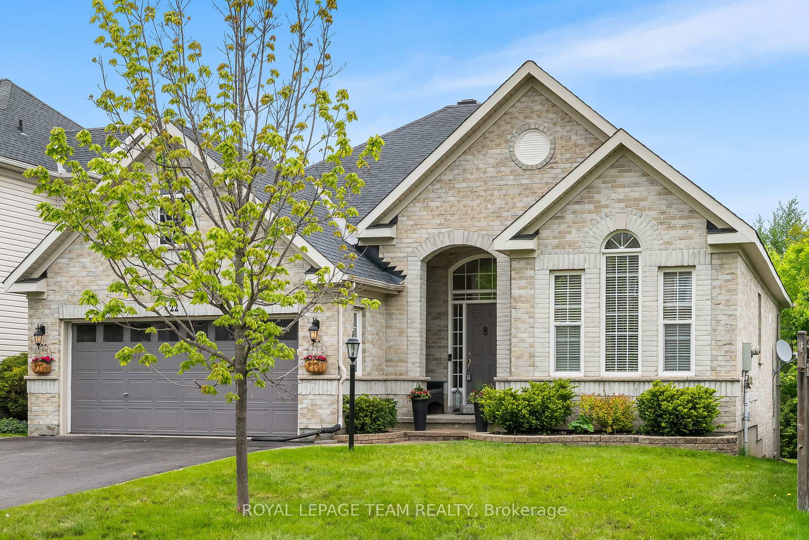22-leatherwood-crescent-ottawa-ontario-x12174087