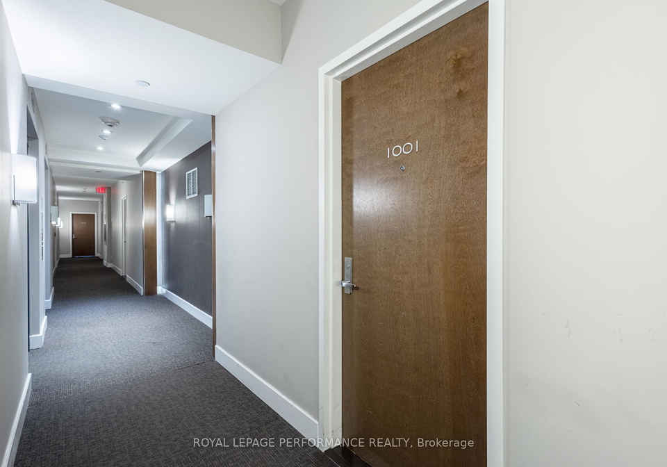 330-titan-private-ottawa-ontario-x12174573