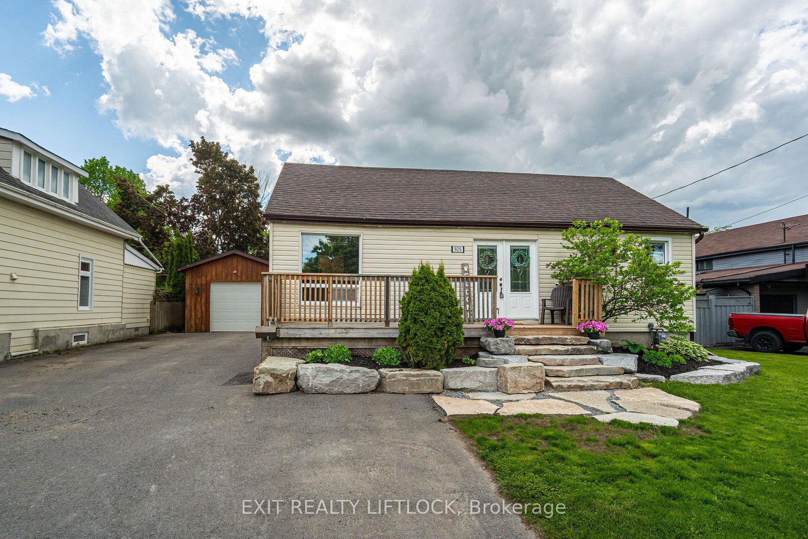 925-ford-street-peterborough-central-ontario-x12175625