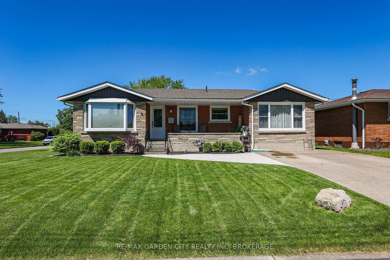 40-memorial-park-drive-welland-ontario-x12175653
