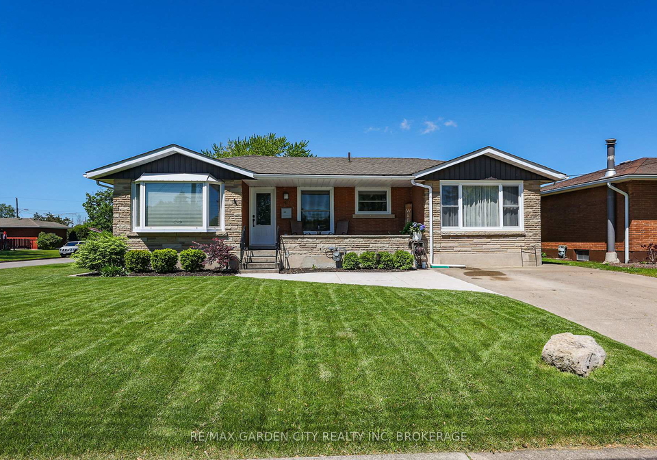 40-memorial-park-drive-welland-ontario-x12175653