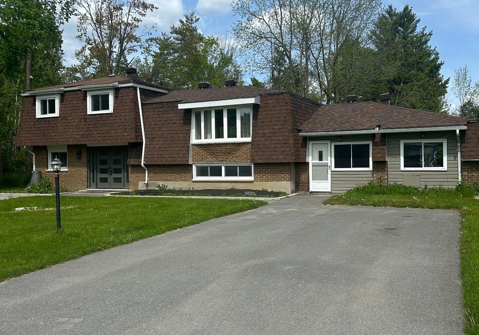 2515-edgewood-park-cavan-monaghan-ontario-x12176361