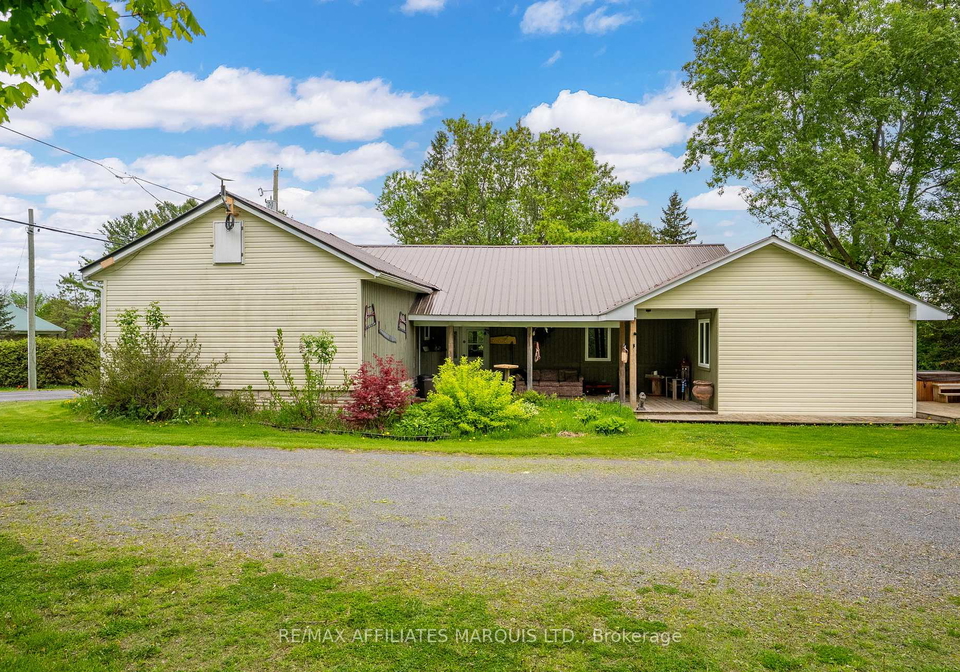 18573-beaverbrook-road-south-glengarry-ontario-x12176386