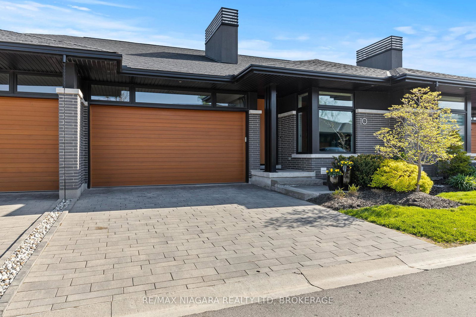 10-taliesin-trail-welland-ontario-x12176402