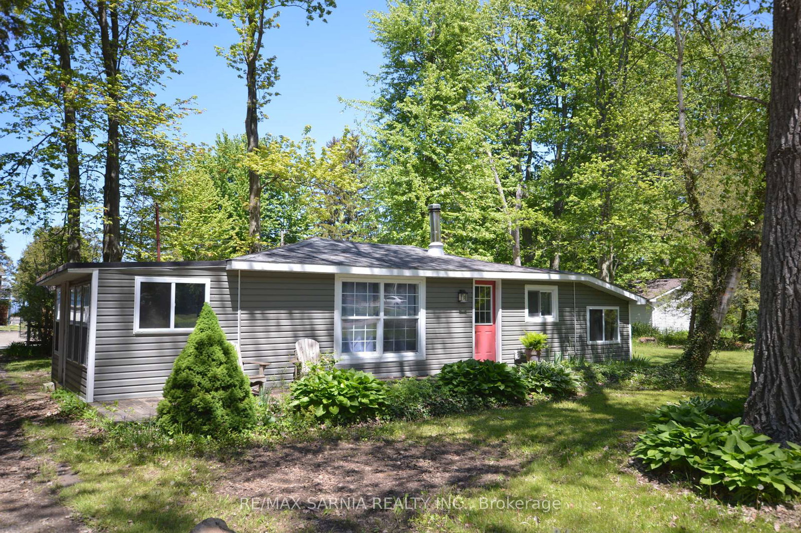 6208-london-road-lambton-shores-ontario-x12176431