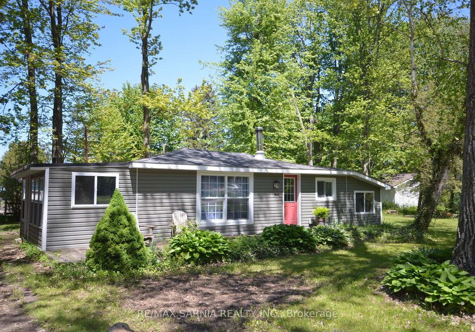 6208-london-road-lambton-shores-ontario-x12176431