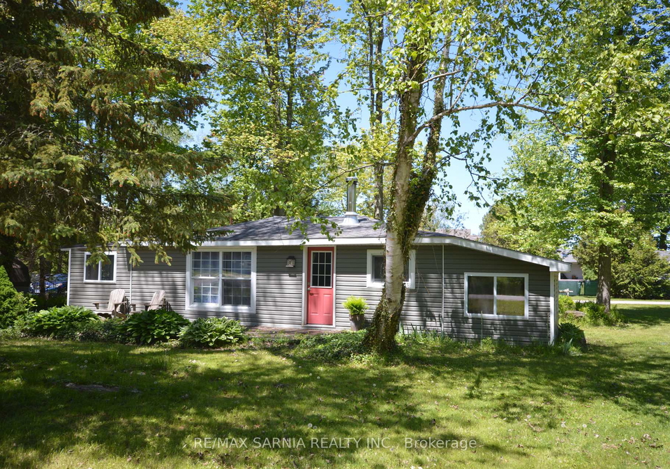 6208-london-road-lambton-shores-ontario-x12176431
