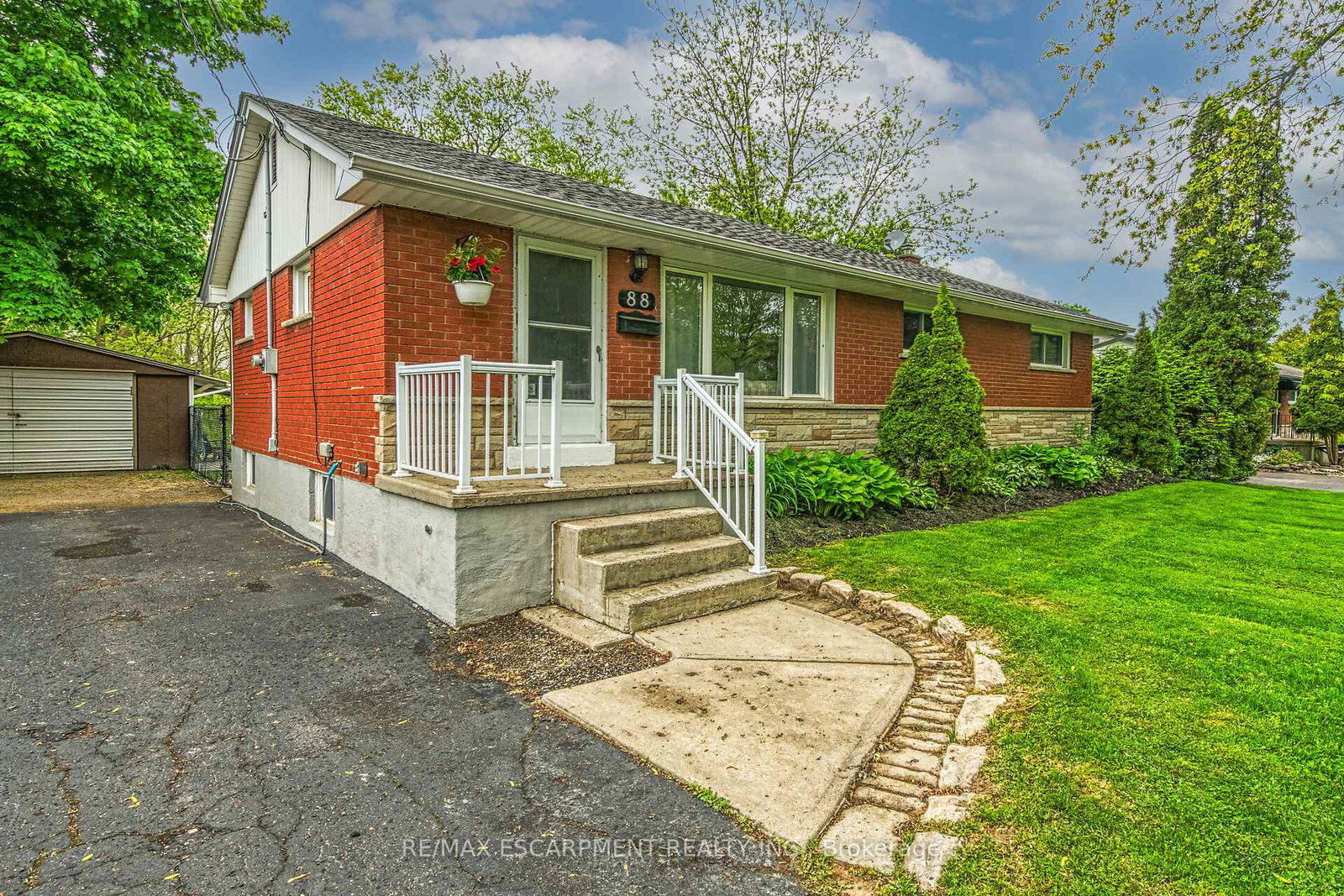 88-aldercrest-avenue-hamilton-ontario-x12176874